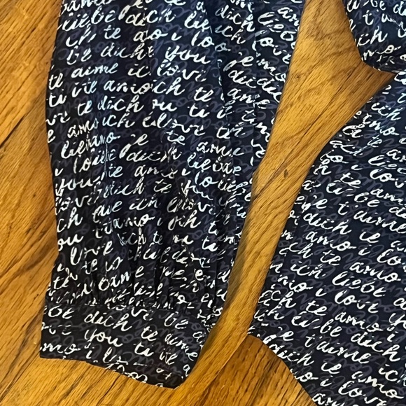 EUC Navy Cabi V-Neck Print Long Sleeve Blouse - Picture 4 of 4